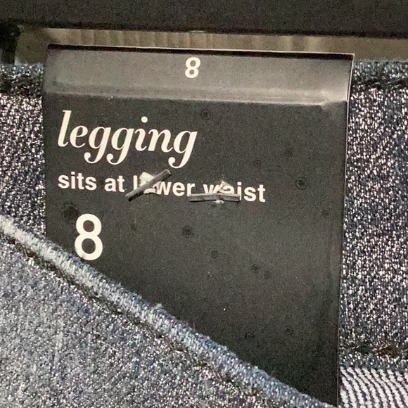 NY & Co Soho Midrise Distressed Jeans - Size 8 - Picture 3 of 12